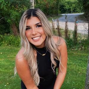 Meet your Posher, Nadia